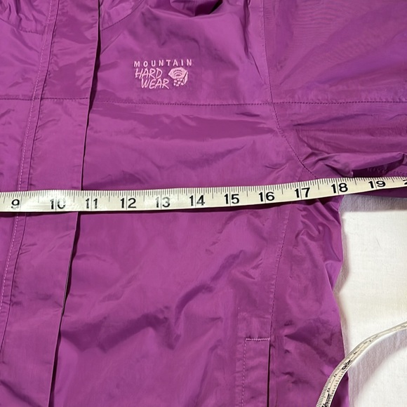Mountain Hardware Rain Jacket Size youth large - Picture 9 of 9
